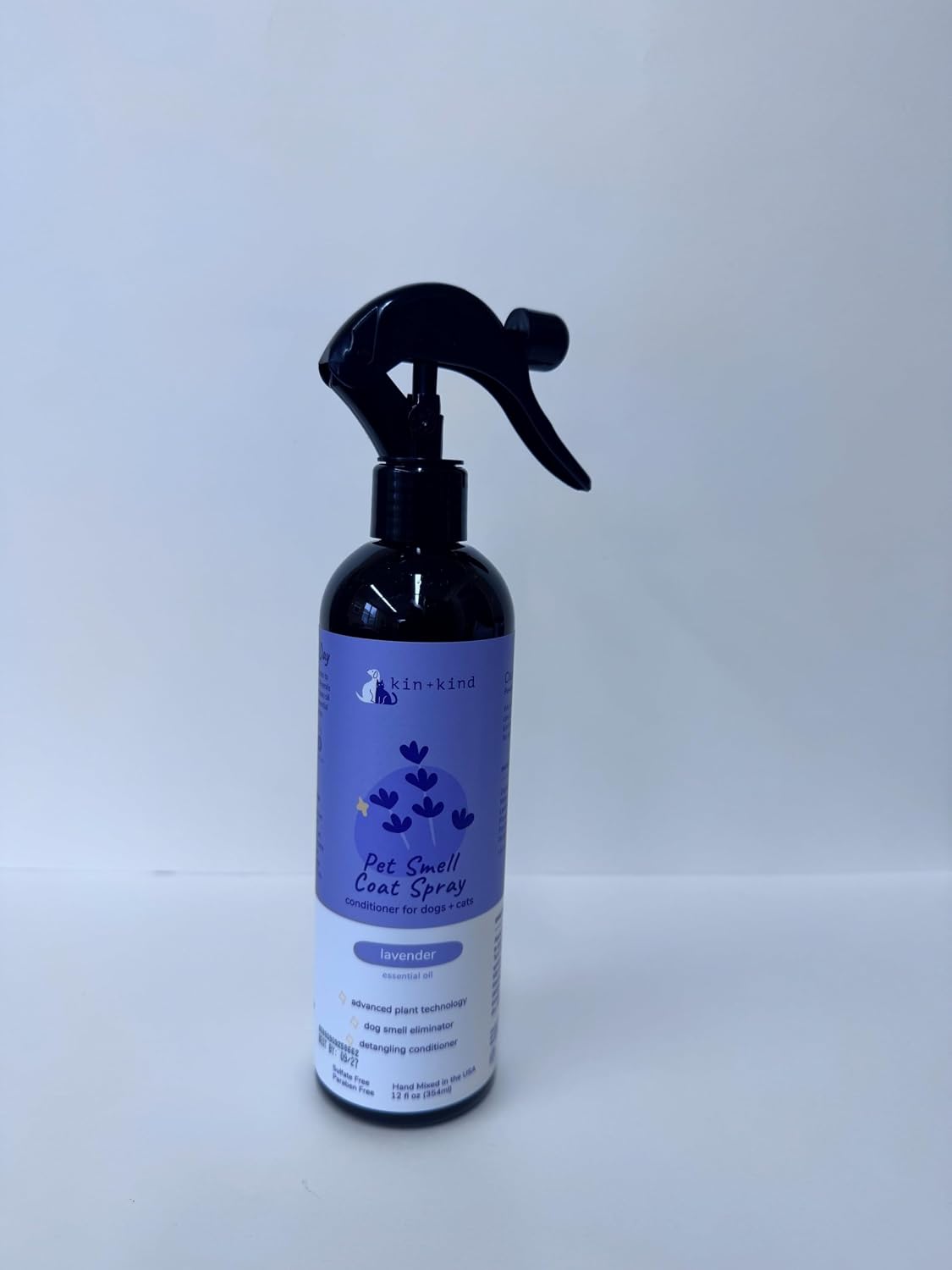 kin+kind Dog Deodorizing Spray - Safe, Natural, & Easy to Use Pet Odor Eliminator, Premium Cat/Dog Detangler Spray Formula Made w/Aloe, Dog Deodorizer for Smelly Dogs/Cats Made in the USA (12 fl oz)