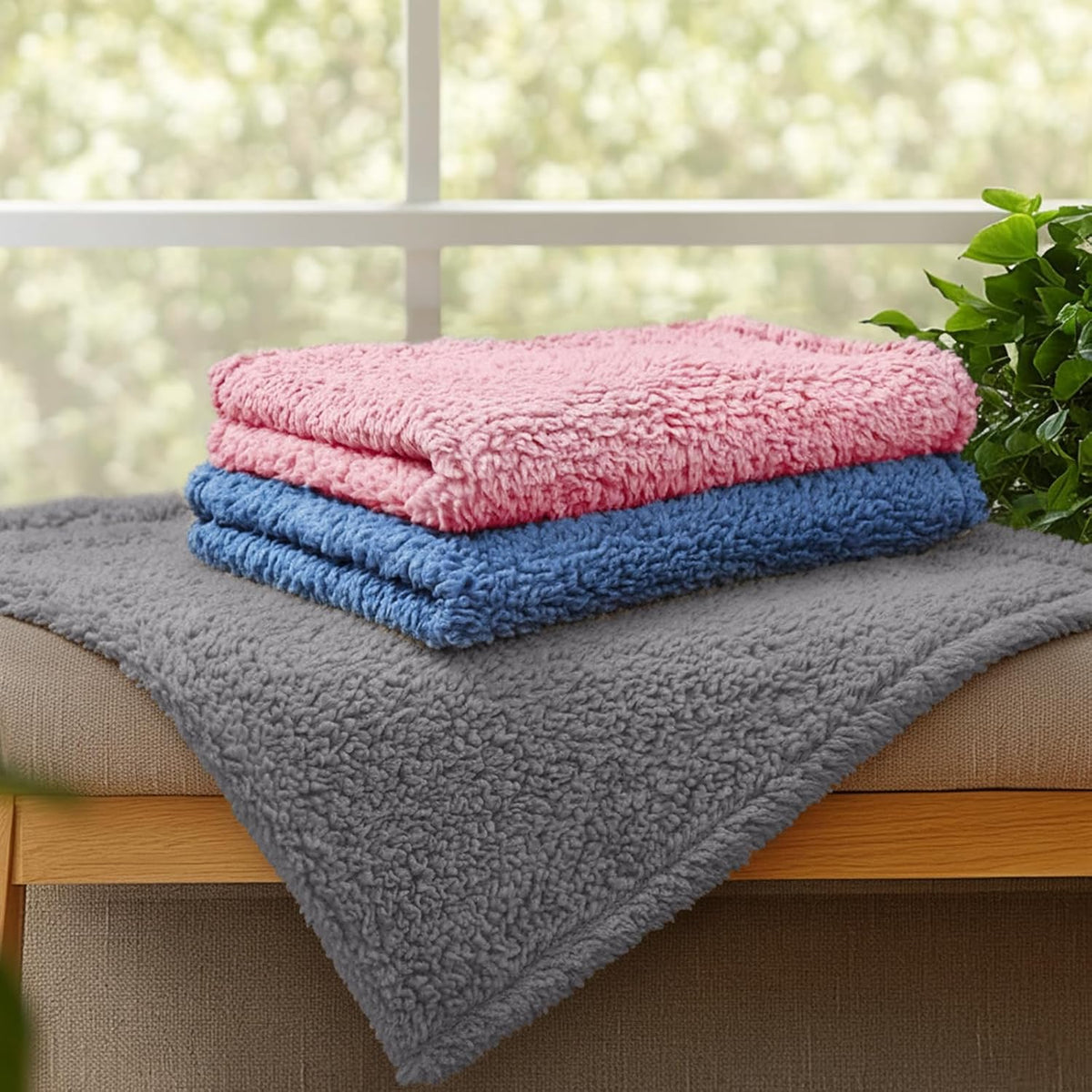 Luciphia 3 Pack Soft Sherpa Fleece Blankets for Dogs Cats Puppies,23"x16"