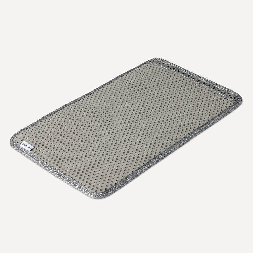 Amazon Basics Double-Layer Cat Litter Mat, Honeycomb Design, Waterproof & Urine-Proof, Non-Slip Scatter Control Trapper Mat, Easy Clean, Soft on Paws, Grey, 15" x 24"