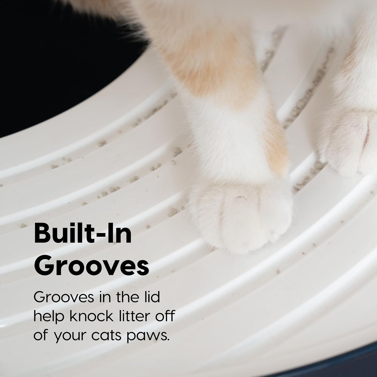 IRIS USA Large Top Entry Cat Litter Box, Hooded Privacy, Navy/White | Dog-Free Zone, Mess Containment System, Protected Interior, Dog Proof Pan, Odor Trapping, Easy Scoop Access