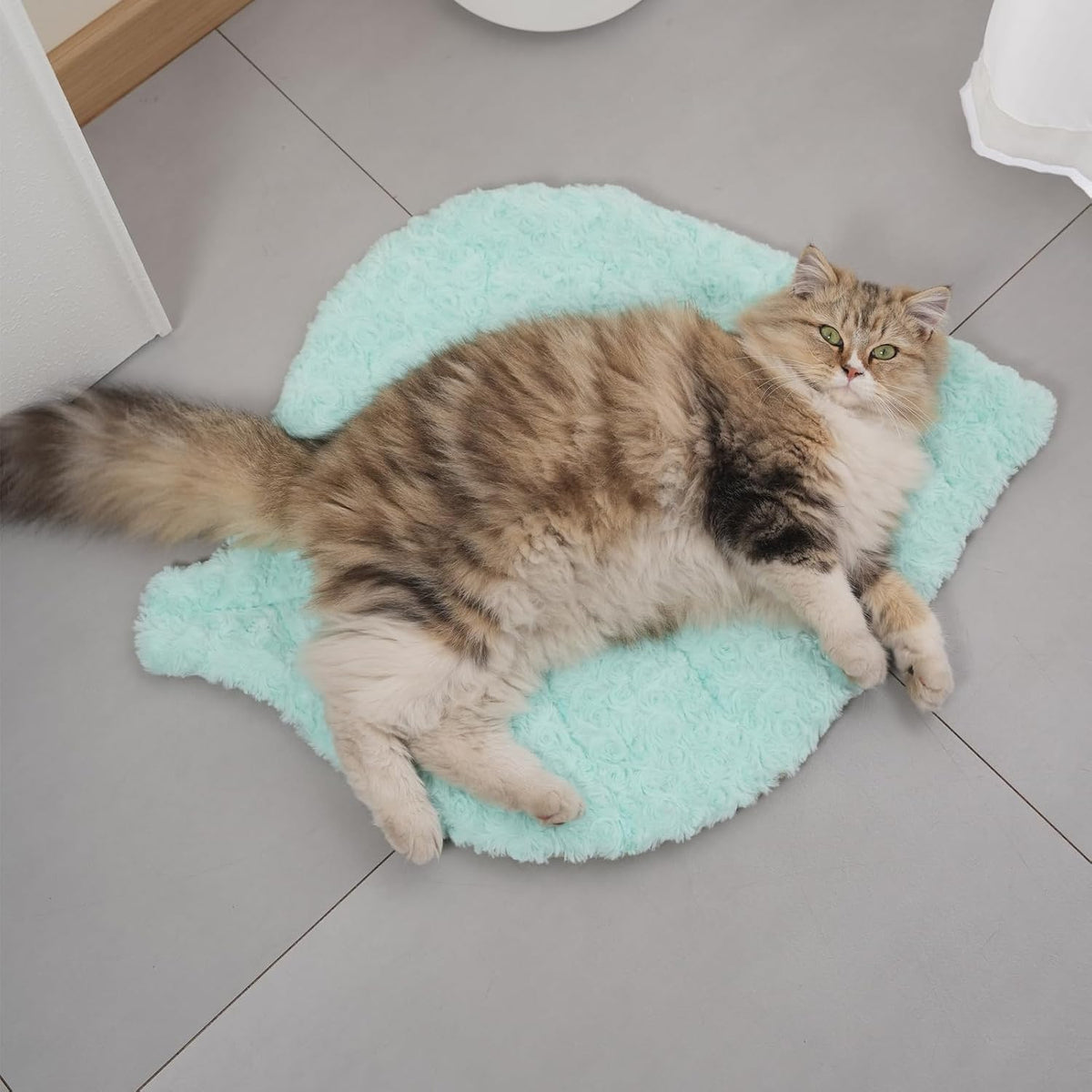 Cat Leaf Mat Cat Warm Bed Mat Comfortable Soft Fabric Breathable Cozy for All Seasons 26.5"x20.5" Ideal for Cats Small Pets