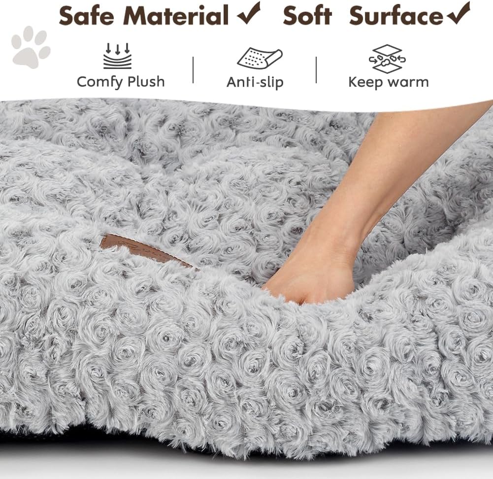 Dog Bed Crate Pad - Rosette Pattern White Velvet Pet Bed Anti-Slip Comfy Kennel Pad for Crates Rosette Grey M