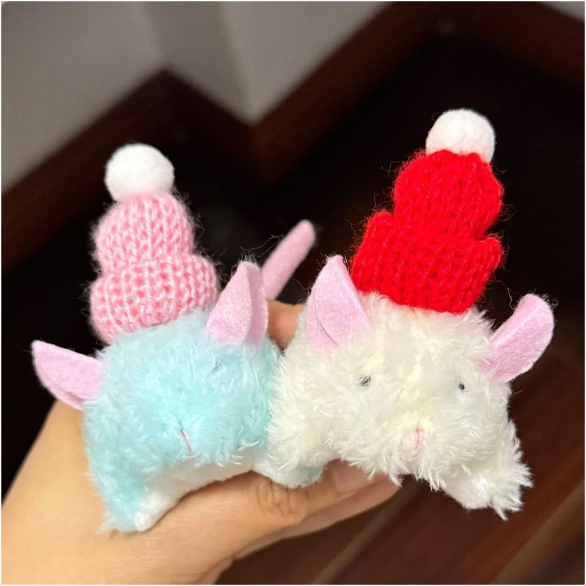 2 Pcs Xmas Catnip Mouse Toys for Cats, Cute Plush Rat Wearing Knit Hat, Built-in Bell & Catnip, Funny Holiday Chew Gift for Indoor Kitty