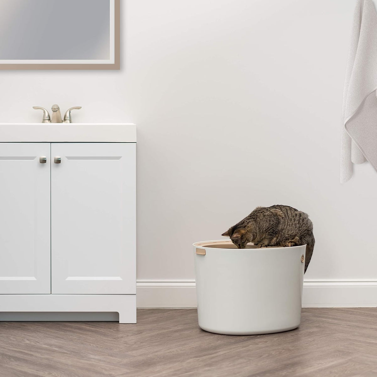 IRIS USA Large Top Entry Cat Litter Box, Hooded Privacy, Beige/White | Multi-Cat Households, Enclosed Top Access, Protected Interior, Mess Containment System, Odor Trapping, Reduced Tracking