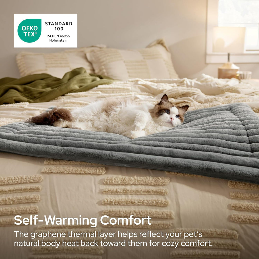 Bedsure ComfyFleece® Self Warming Cat Bed Mat,Medium Self Heating Cat Pad