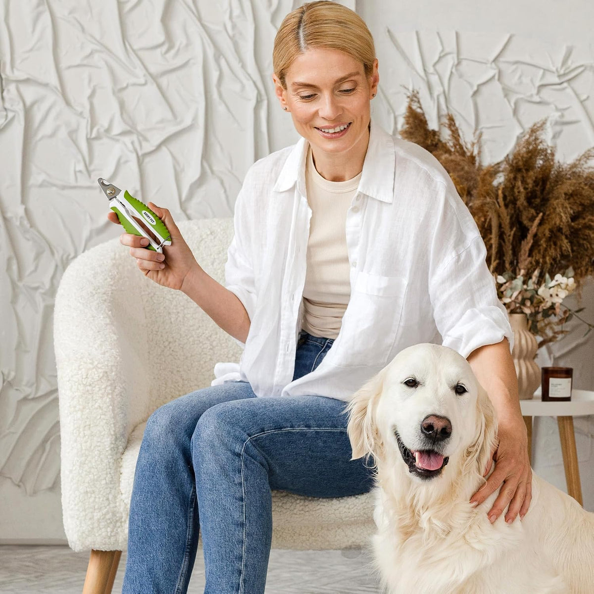Dog Nail Clippers with Safety Guard - Pet Nail Clippers for Medium and Small Breed - Protective Nail Cutter, Safe Claw Trimmer, Ergonomic Toenail Scissors - Ebook Guide 