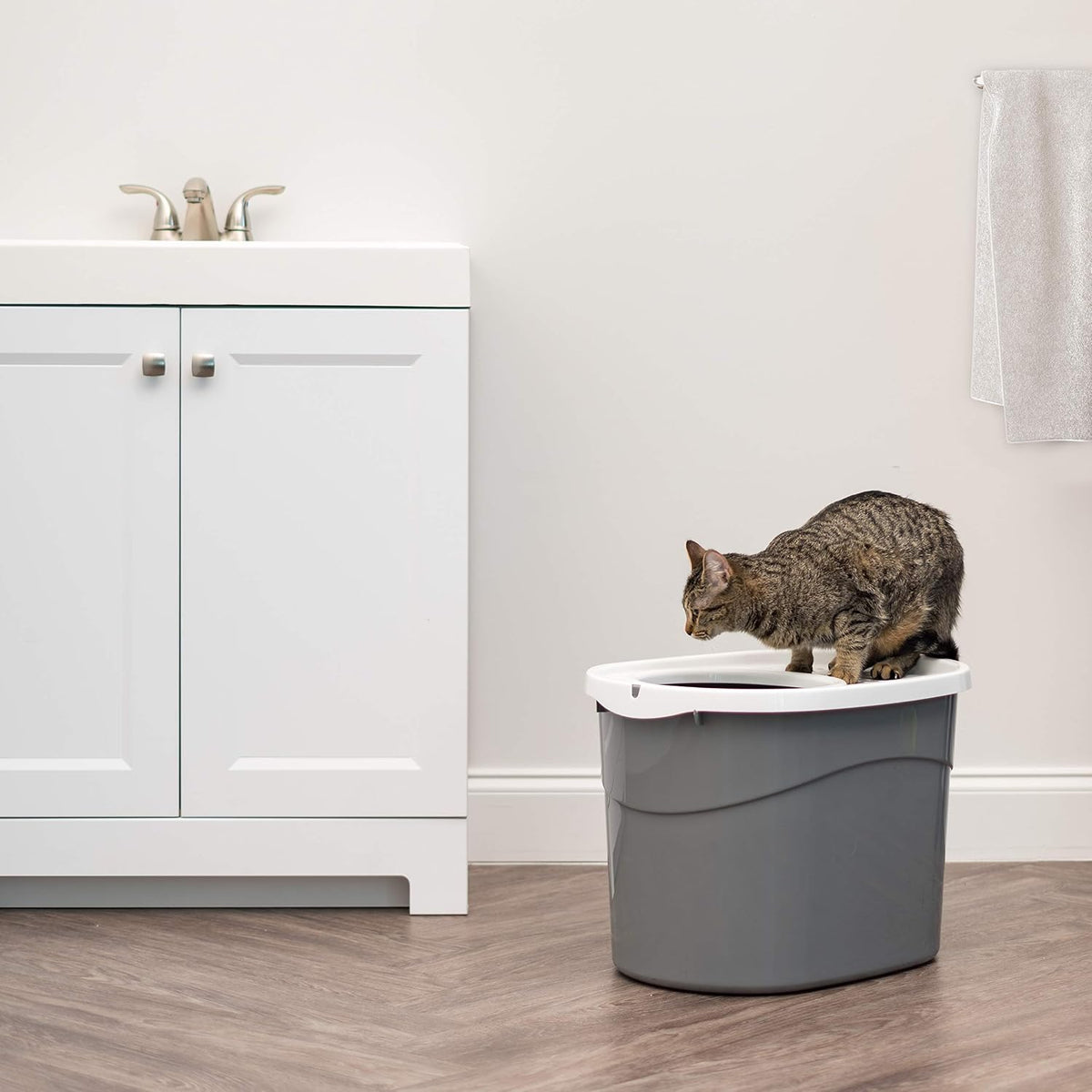 IRIS USA Large Top Entry Cat Litter Box, Hooded Privacy, Gray/White | Multi-Cat Households, Dog Proof Pan, Protected Interior, Enclosed Top Access, Reduced Tracking, Odor Trapping
