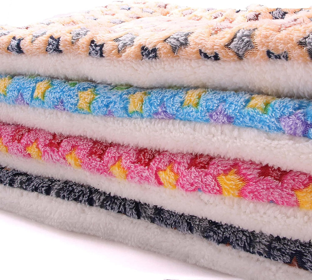 FJWYSANGU Fluffy Pet Cat Blanket Soft Coral Velvet Pet Puppy Cushion Mat Warm Cover Soft Pad Mat(Star V2/Beige,Medium)