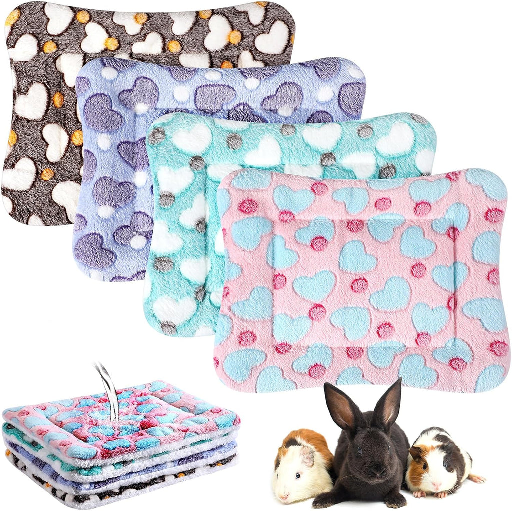 Haull 4 Pcs Waterproof Guinea Pig Bedding Mat, Heart, 13 x 10