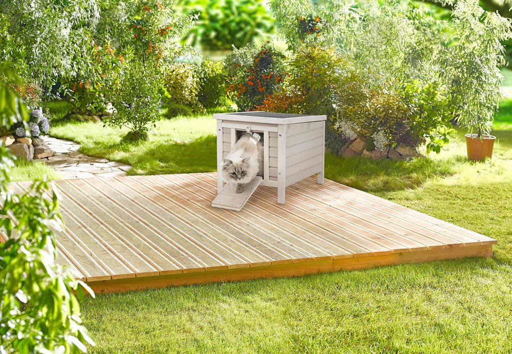 Trixie Outdoor Cat House, Weatherproof Cat Home with Raised Floor, Hinged Asphalt Roof & Covered Opening, Small Outdoor Shelter for Cats and Small Animals, Gray Fir Wood